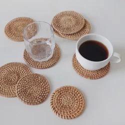 Sottobicchiere in rattan intrecciato realizzato a mano da 10 cm, isolamento termico multiuso, antiscottatura, rotondo, tappetino per tazza da tè, con supporto