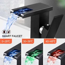 Faucet Rhaeadr LED Lliw Oer Poeth Newid Smart Cymysgydd luminous Tap Ystafell Ymolchi Basn Cabinet Faucet Sgwâr Desdign