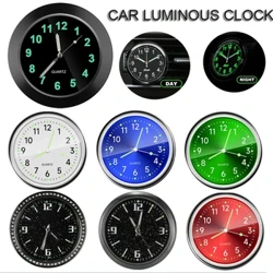 Kaʻa Uaki ʻO nā kaʻa ʻōniʻoniʻo i loko o ka wati kikohoʻe liʻiliʻi mechanics Quartz uaki kaʻa mea hoʻonani kaʻa.