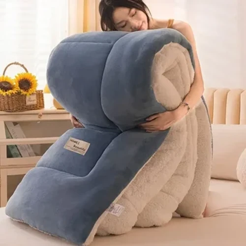 Cuilt Geimhridh Cadáis Nua Síoda ​​agus Cuilt Cadáis Tiúsaithe Chun Geimhreadh Te a Choinneáil Duvet Aonair agus Dúbailte le Croí Plush