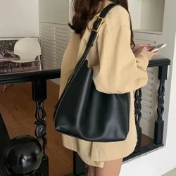 Vintage veľkokapacitná bucket bag