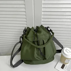 Modne torebki damskie Wodoodporne nylonowe torby na ramię Torby Crossbody o dużej pojemności dla kobiet Przenośna torba wiadro ze sznurkiem