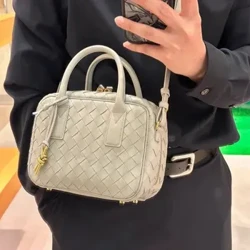 Bolsa Boston de grande capacidade tecida à mão em couro bolsa crossbody com travesseiro elegante e macia com alça superior