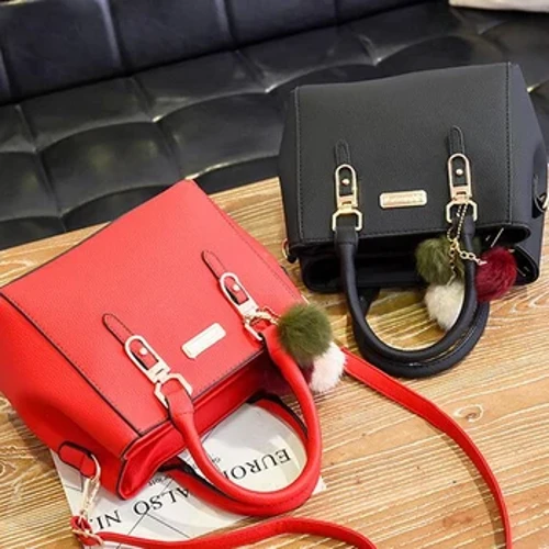 Abesifazane Abathenga Isikhwama Sezandla Isikhwama Sabesifazane Izikhwama Ezintsha Izikhwama ze-PU Isikhumba Pompom Crossbody Fashion Wild Candy Umbala Wesithunywa Izikhwama Zamahlombe