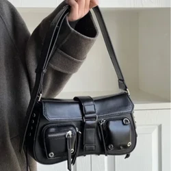 Senior sense bag babae bagong motorcycle bag sweet at cool na pampalasa girl baguette bag niche shoulder bag Joker underarm bag.