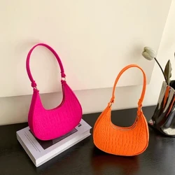 Retro Fritid Damehåndveske Ren filt mote underarmsveske Senior Design Dame Skulderveske Designer Ensfarget Dumplings Bag