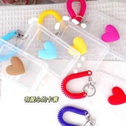 Cardiau Plastig Gweladwy Tryloyw Gwarchod Gorchudd ar gyfer Merched Colored Heart Keychain Idol Llun Llewys ID Bws Deiliad Cerdyn Banc