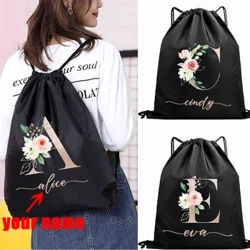 Ainm an Chustaim Trá Uiscedhíonach Allamuigh Snámha Spóirt Drawstring Backpack Eagraí Giomnáisiam Stóráil Mála le haghaidh Bróga Éadaí Tuáille