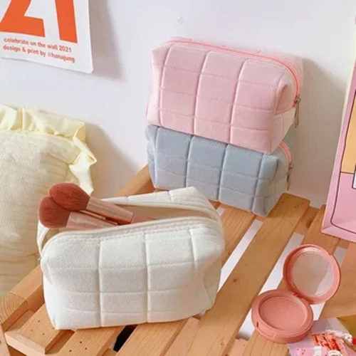 Pambabaeng Fashion Plush Makeup Bags Pencil Case Cute Student Storage Bag Malambot Babaeng Babaeng Naglalaba ng Zipper Cosmetic Bag Organizer