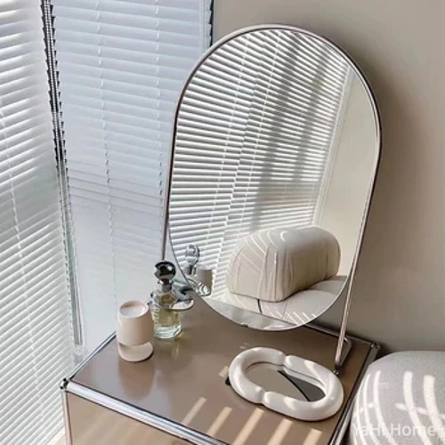 Rothlach Makeup Oval Mirrow Miotal Buan Scáthán Seomra Folctha Deasc Seomra Folctha Buan Scáthán Gruagaireachta Cóiréis Múrmhaisiú Teach Maisiú Seomraí Leapa