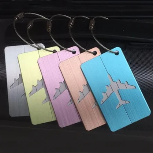 Moda metalezko bidaiako ekipaje etiketak Ekipajearen izena etiketak Maleta helbidea etiketa euskarria Aluminiozko aleazio ekipajearen etiketa Bidaia osagarriak