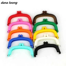 1 db 8,5 CM Candy Color Arc Resin műanyag pénztárca keret lyukas csók csattal zár barkácstáska tartozékok