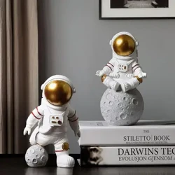 Ny Astronaut Staty Resin Spaceman Miniatyrfigurer För sovrum Kontor Skrivbord Dekoration Tillbehör Presenter Statyett Astronaut