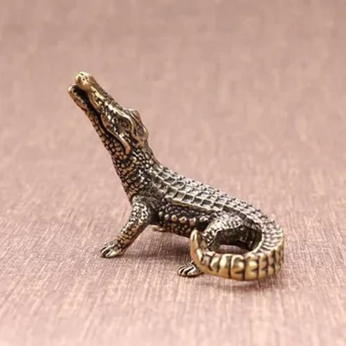 Fa'aa'amea Anati Pa'u Kokodile Fa'aigoa La'ititi Vaitau Pa'u Mini Alligator Statue Laupapa Teuga Fale Feng Shui Tufuga Teuteu.