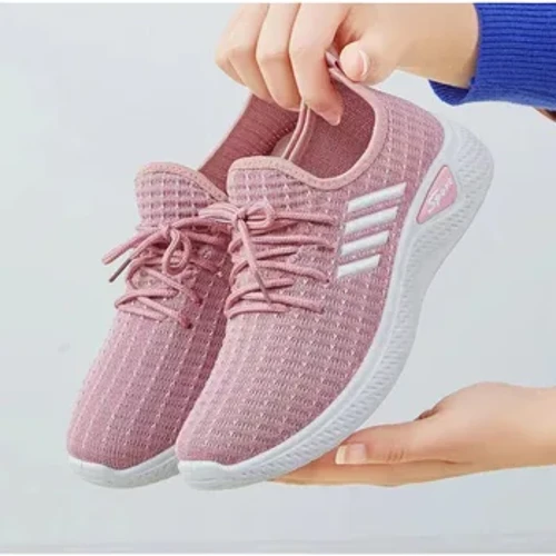 Izicathulo Ezivamile Ezintsha Ze-Fly-Knit Sneakers Spring ne-Summer Soft Bottom Casual Mom Shoes Mesh Izicathulo Zomfundi Ezigijima Kaphansi Eziphezulu