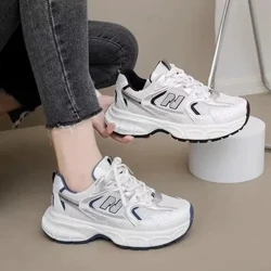 Bahar kadın Spor Ayakkabı Lüks Tasarımcı Moda Rahat Ayakkabılar Beyaz Nefes Tenis Ayakkabıları Düşük Üst Vulkanize Ayakkabı