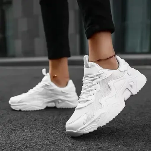El mismo estilo de calzado deportivo para hombres y mujeres, calzado casual, calzado para correr, blanco puro, fresco, simple, ultraligero
