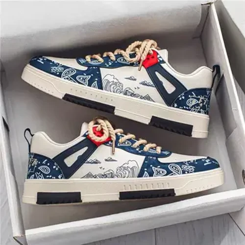 2024 Abesilisa Basehlobo Ama-Casual Sneakers Imfashini Ephefumulayo Enethezekile Yokugijima Izicathulo Zomfundi Wezicathulo Ezincane I-skateboard Shoe Tenis Masculinos