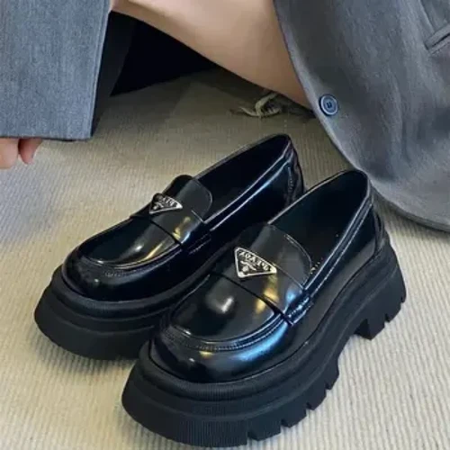 Lan Cabinet Merched Hydref/gaeaf Triongl Tag Crwn Pen Loafers Uchder Gwaelod Trwchus Cynyddu Esgidiau Lledr Slip-on Trendi