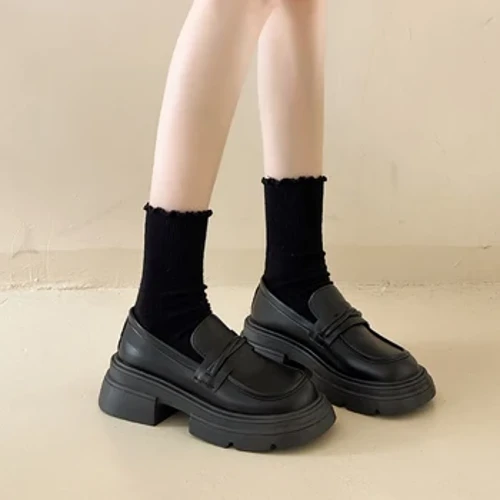 2024 Emakume Oinetako Beltza Oinetakoak Mocasinak Larruarekin Emakumezkoen Oinetakoak Oin biribilak Oxfords Estilo Britainiarraren Sakoiak Plataforma Slip-on Udazkena B