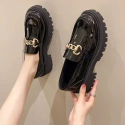 2023 Naisten kengät Naisten Muoti Mary Janes Pyöreät Toe Flats Loaferit Oxfords Platform Rento metalliketju Solki Naisten Korkokengät Musta
