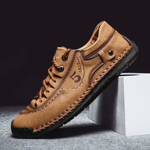 Nya män Fritidsskor i läder Utomhus Bekvämt högkvalitativt mode Mjukt Homme Klassisk fotled Halkfria plattor Mockasin Trend