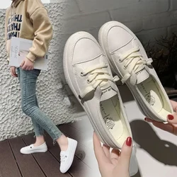 Scarpe da ginnastica in pelle da donna Scarpe casual piatte bianche Scarpe da passeggio comode stringate Calzature sportive da donna di alta qualità