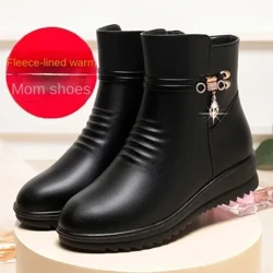 Sepatu Bot Kulit Lembut Hitam untuk Wanita Musim Gugur Musim Dingin Wol Tebal Sepatu Bot Pendek Wedges Nyaman Ibu Katun Bota