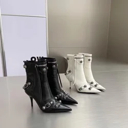 Esgidiau ffêr â sawdl tenau uchel RIBETRINI Ar gyfer Merched Addurn Metel Rhybed Zip Ymylon Pinted Toed Booties Beic Modur Lady