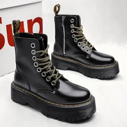 Stivali Martin casual con lacci neri alla moda con suola spessa per uomo Stile autunno/inverno in morbida pelle con superficie