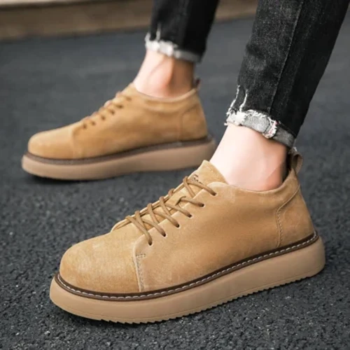 Sepatu Pria Musim Gugur dan Musim Dingin Kulit Potongan Rendah Lapisan Atas Kasual Sepatu Kerja Serbaguna Tebal Sol frosted Martin boots kanggo pria