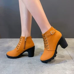 Nuevas botas de tacón para mujer de primavera e invierno, zapatos europeos con cordones de alta calidad para mujer, botas de tacón alto de PU, botas de plataforma de entrega rápida
