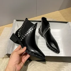 Ikhwalithi Ephakeme Yabesifazane Izicathulo Isikhumba Amabhuzu Amafushane Abesifazane Abakhomba Izibhuzu Zesithende Se-Chunky Imfashini I-Rivet Ankle Boots Isithende Seplathifomu Yabesifazane 2024