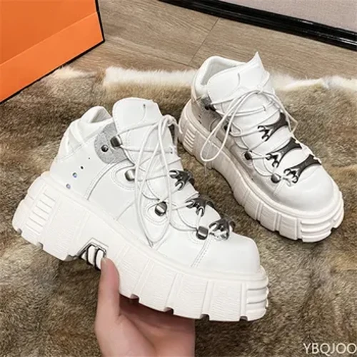 Punk ayollar oyoq Bilagi zo'r botinkalar Moda kundalik yangi rok ayollar qalin poyafzallari Metall bezakli mototsikl etiklari Ayollar platformali poyafzallari