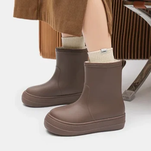 Modne damskie kalosze 2024 nowe wodoodporne buty dla kobiet Outdoor antypoślizgowe damskie buty robocze wysokiej jakości buty na platformie EVA