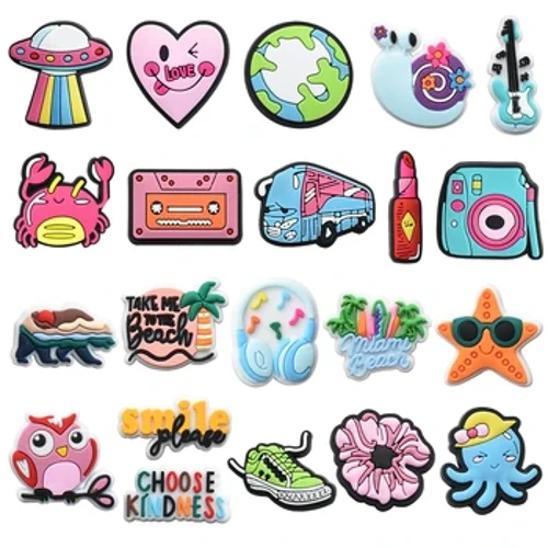 Nyheter Rea Söt tecknad sko Charms Pin för Croc Accessoarer DIY Sko Armband Dekoration Barn Kvinnor Fest Julklappar