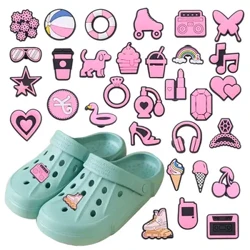 1Pcs Gaart Schong Accessoiren Pink Star Ring Kiischtebléien Häerz Radio PVC Schong Charms Sandalen Ornamente Fir Jongen Meedercher Party Present