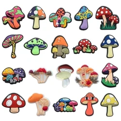 1-20Pcs PVC Schong Charms Faarweg Champignon Kanner Sandalen Schong Button Charms Cute Buckle Fit Clog Sandal Rucksak Grousshandel