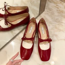 2023 Luxury Bowtie Mary Janes Women Square Toe Isikhumba Esicwebezelayo&Silk Flats Ballets Femmes I-Red Dance Party Ball Izicathulo Zomshado Zomshado