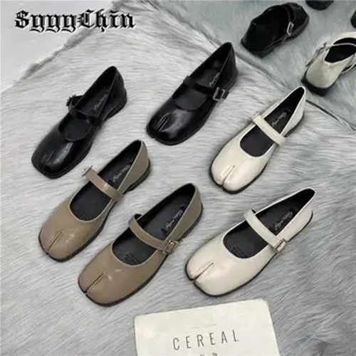 Gwanwyn 2022 Merched Sandalau Toe Hollt Newydd Mary Jane Fflatiau Pympiau Merched Merched Retro Vintage Merch Newydd-deb Dyddiol Esgidiau Ninja Solid