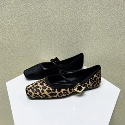 Moda kadın düz ayakkabı Yuvarlak Ayak Leopar Baskı Rahat Ayakkabılar Kadın Nefes Slip-on Açık Yumuşak Mary Jane Ayakkabı 2024 Yeni