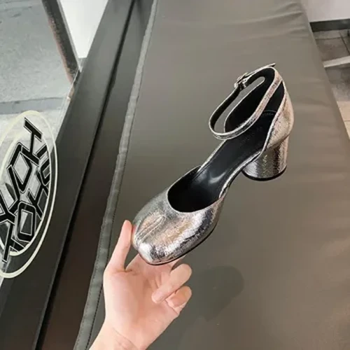 Abesifazane Abahlukanise Uzwane I-Ninja Tabi Amaphampu Owesifazane 5cm Izithende uMary Janes Round High Heel Shoes Buckle Strap Izimbadada Ezingashoni Izicathulo