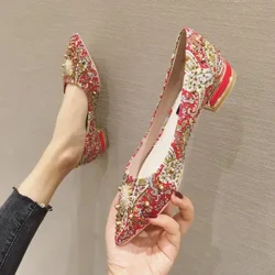 Nā kāmaʻa pāpaʻu kikoʻī o nā wahine 2022 ke ʻano hou Pākē heel haʻahaʻa Flats Rhinestone Hōʻike i nā kāmaʻa wahine mare i ʻoki ʻia.