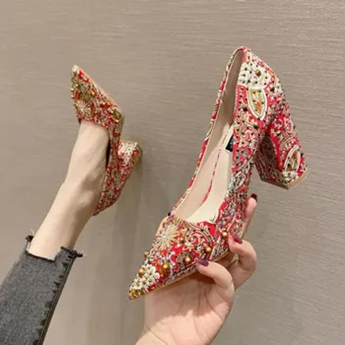 Sepatu Hak Tinggi Merah Wanita untuk Pernikahan Musim Semi 2022 Gaya Cina Baru Pamer Gaun Tepung Gandum Sepatu Pengantin Tunggal 76