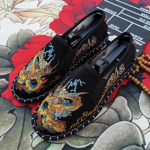 Vecchie scarpe di stoffa di Pechino Ricamo Fiore Social Guy Maschio Mocassino-Gommino Studente Scarpe casual Moda Stile nazionale cinese