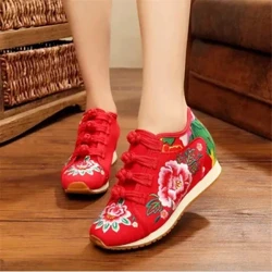 2023 Bróga Ardán Maol Bróidnithe Bláth na mBan Earraigh Nua na mBan Síneach Chompord Ócáideach Denim Bróga Sneakers Fabraic