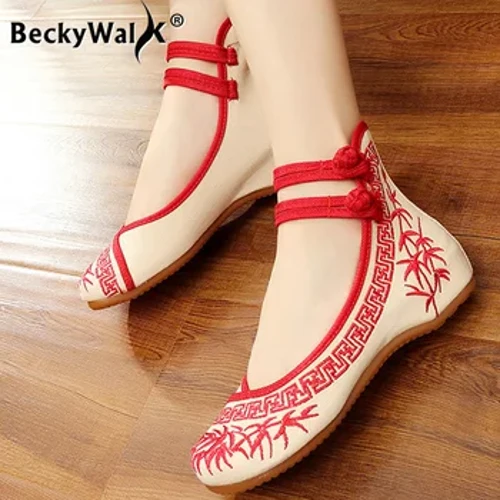 Modèles de dame encre de lettrés en bambou style chinois série de porcelaine bleue et blanche chaussures en tissu brodé chaussures pour femmes WSH2296