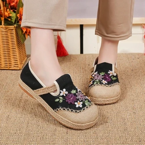 Chaussures plates brodées de fleurs pour femmes, Espadrilles confortables en toile décontractées, Style chinois, nouvelle collection automne 2023