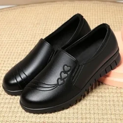 Sepatu Musim Semi Soft Soled Ibu Hitam Sepatu Tunggal Kulit Non-slip Kasual Nyaman Setengah baya Wanita Flat Sepatu Wanita