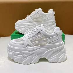 Ama-White Chunky Sneakers Abesifazane Okusha Kwango-2024 Ipulatifomu Yesithende Efihliwe Ekwindla Ezemidlalo Ubaba Wezicathulo Owesifazane Ofake Izintambo Eziphefumulayo Izicathulo Ezivamile 8CM